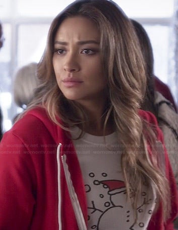 Emily’s snowman tee on Pretty Little Liars