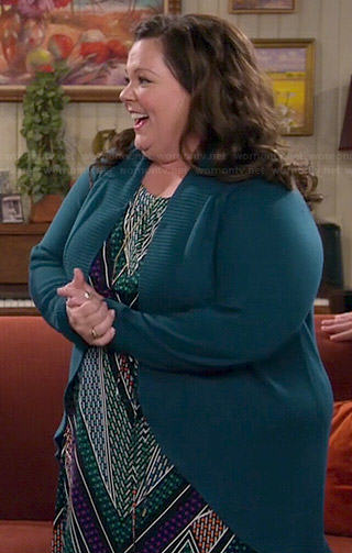 WornOnTV: Molly's zig zag printed maxi dress on Mike and Molly
