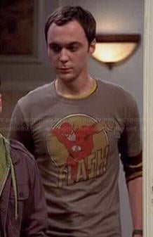 Sheldon’s beige The Flash tee on The Big Bang Theory