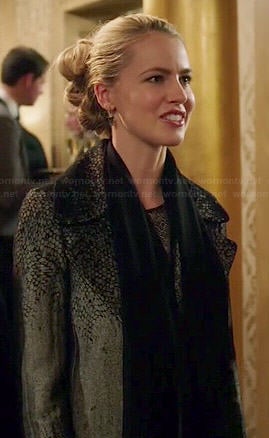 Cassandra’s ombre printed coat on 12 Monkeys