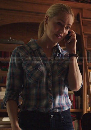 Cassie’s blue plaid shirt on 12 Monkeys