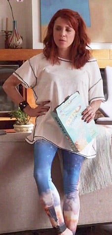 Jo’s white tee and rocket ship print leggings on Girlfriends Guide to Divorce