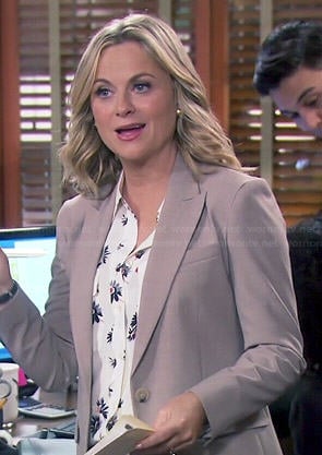 Leslie’s daisy print blouse on Parks and Recreation