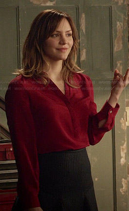 Paige’s pinstriped fluted skirt and red blouse on Scorpion