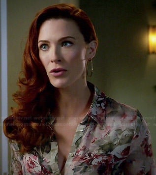 Rose’s floral blouse on Jane the Virgin