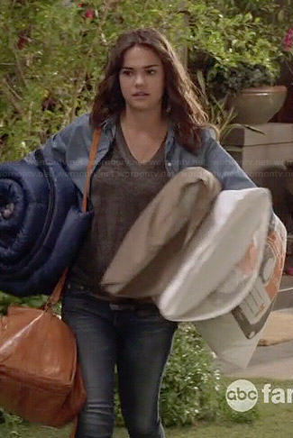 Callie’s grey v-neck tank top and hi-top sneakers on The Fosters