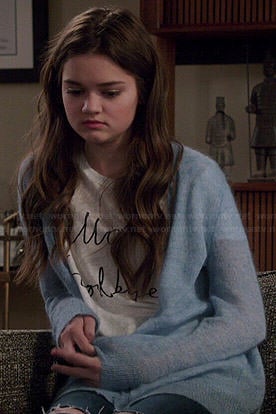 Emma’s ‘Hello Goodbye’ tee and blue fluffy cardigan on Red Band Society