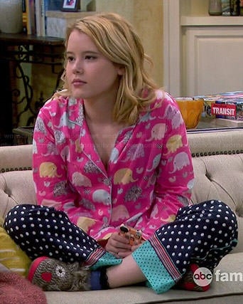Lennox’s pink elephant print pajamas on Melissa and Joey