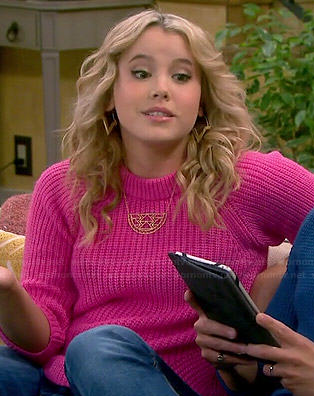 Lennox’s pink ribbed sweater on Melissa and Joey
