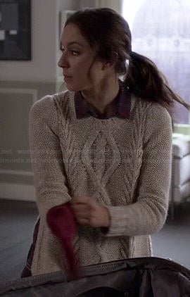 Spencer’s beige cable knit sweater with split sides on Pretty Little Liars