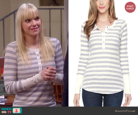 Splendid Long Sleve Henley Top worn by Christy Plunkett (Anna Faris) on Mom