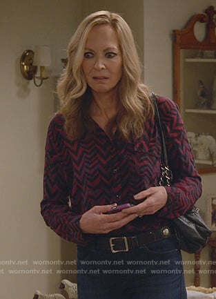 Bonnie’s purple chevron printed blouse on Mom