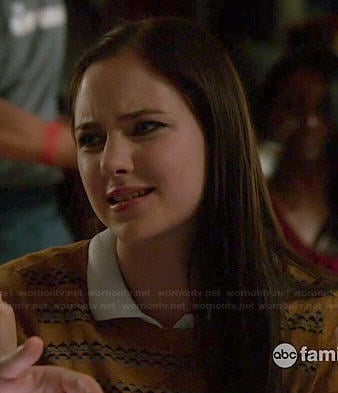 Brenna’s yellow geometric printed sweater on Chasing Life