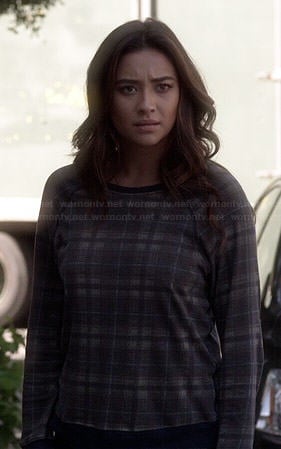 Emily’s plaid sweatshirt on Pretty Little Liars