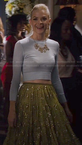 Lemon’s blue cropped sweater, green embellished skirt, pink cat flats and star jewelry on Hart of Dixie