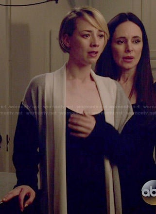 Margaux’s colorblock robe on Revenge