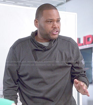Andre’s grey buckled neck sweatshirt on Black-ish