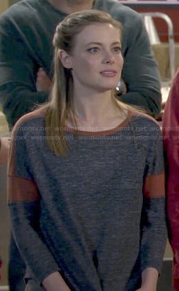 Britta’s grey and brown tee on Community
