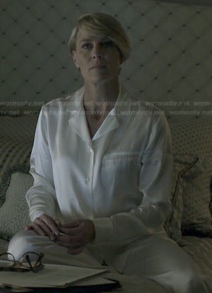 Claire’s white pajamas with pocket on House of Cards