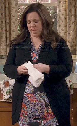 Molly’s paisley print top on Mike and Molly