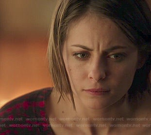 Thea’s red checked sweater on Arrow