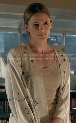 Kate’s floral robe on Castle