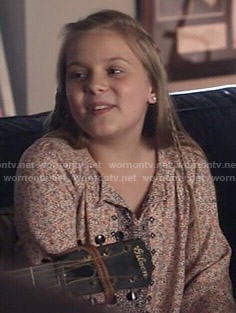 Daphne’s floral peasant top on Nashville