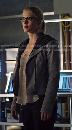 Felicity’s printed cami and grey leather jacket on Arrow