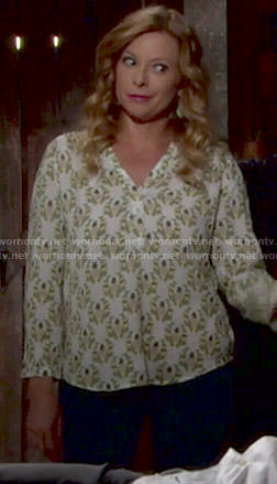 Kelly’s pineapple print top on The Young and the Restless