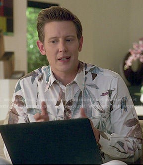 Nolan’s leaf print shirt on Revenge
