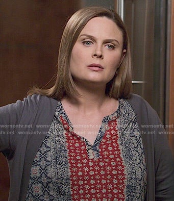 Brennan’s scarf print top on Bones