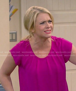 Mel’s pink top on Melissa and Joey