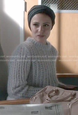 April’s grey fluffy sweater on Chasing Life