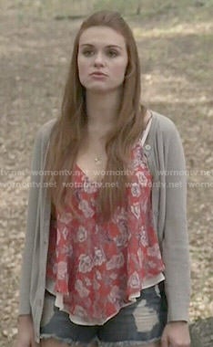 Lydia’s red floral top and grey cardigan on Teen Wolf