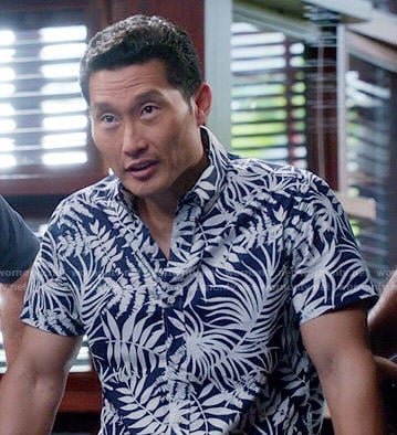 Chin’s blue tropical leaf print shirt on Hawaii Five-O