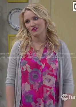 Gabi’s pink floral top on Young and Hungry