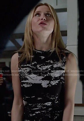 Amy’s black and white printed muscle tank on Faking It