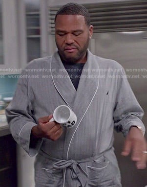 Andre’s grey robe on Black-ish