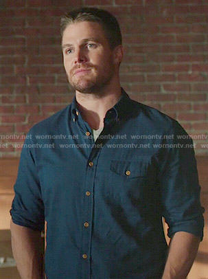 Oliver’s blue button down shirt on Arrow