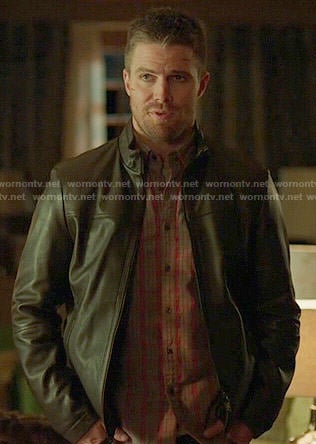 Oliver’s grey and red plaid shirt on Arrow