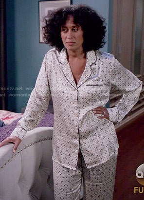 Rainbow’s white printed pajamas on Black-ish