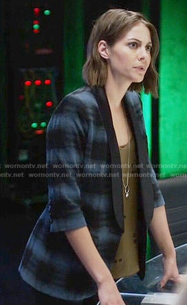Thea’s blue striped jacket on The Flash