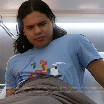 Cisco’s blue tetris graphic tee on The Flash