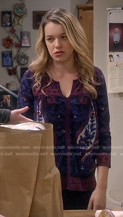 Violet’s purple paisley print top on Mom