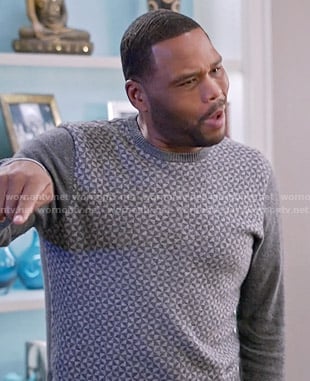 Andre’s grey geometric print sweater on Black-ish