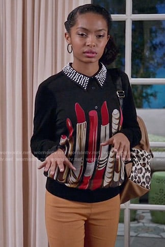 Zoey’s lipstick print sweater on Black-ish