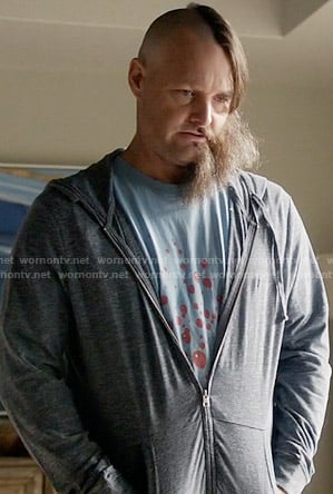 Tandy’s blue shirt with red balloons on Last Man on Earth