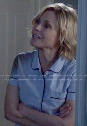 Claire’s blue short sleeved pajamas on Modern Family