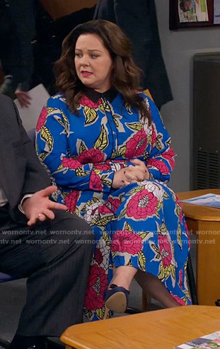 Molly’s blue floral maxi dress on Mike and Molly