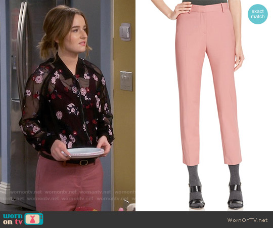 Theory Treeca 2 Crop Pants in Pink Willow worn by Eve Baxter (Kaitlyn Dever) on Last Man Standing